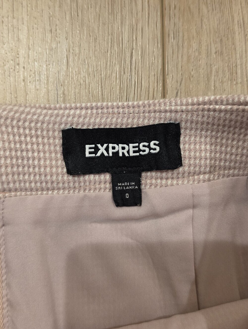 Express Blush Pink Textured Mini Skirt Size 0 - Picture 2 of 5